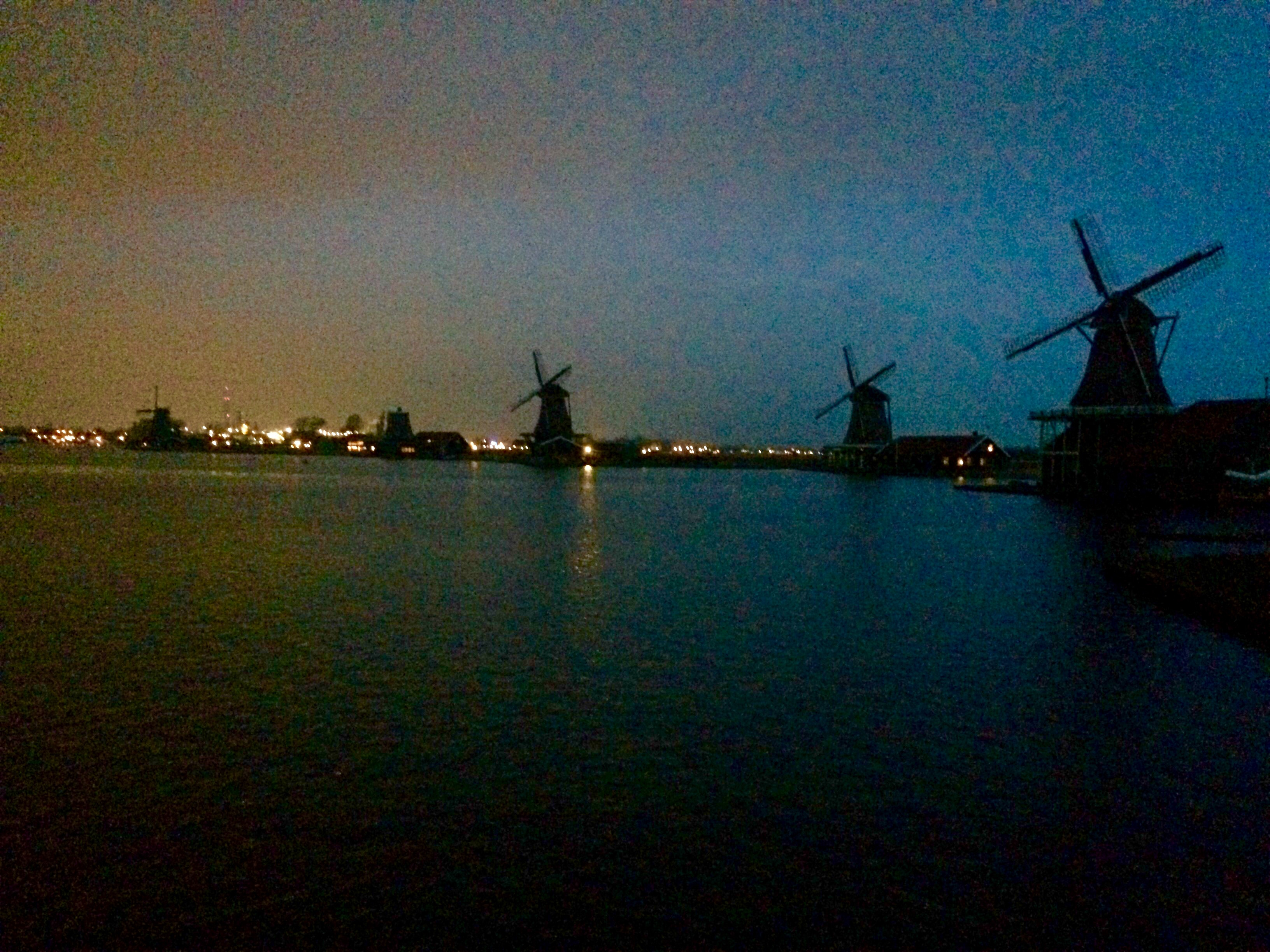 WINDMILLS IN HOLLAND